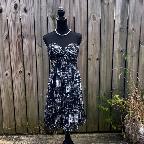 Calvin Klein Dresses & Skirts - Calvin Klein Black/Gray/Sliver Strapless Formal Dress - Size 4